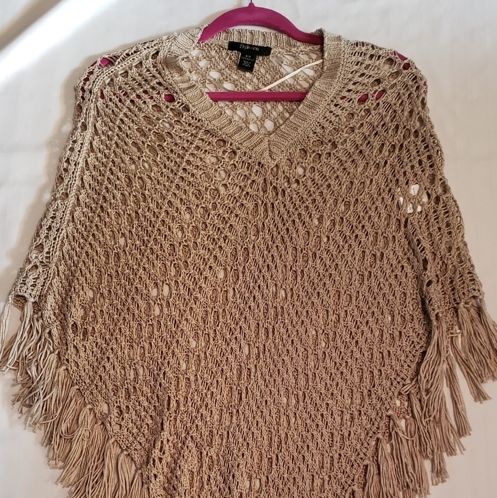 Cape knitted soo cute hp🔥🔥🔥🔥 - Picture 2 of 3
